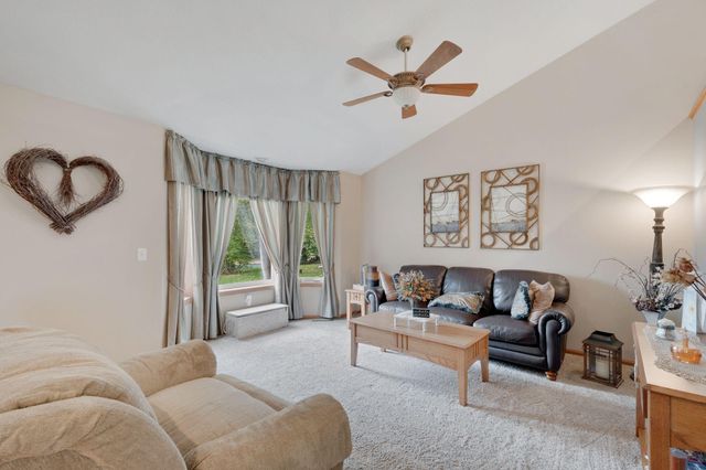 707 Chalupsky Avenue SE, New Prague, MN 56071