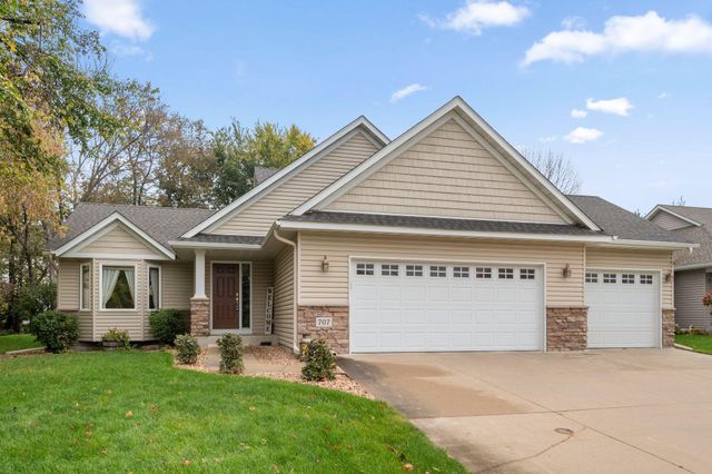 707 Chalupsky Avenue SE, New Prague, MN 56071