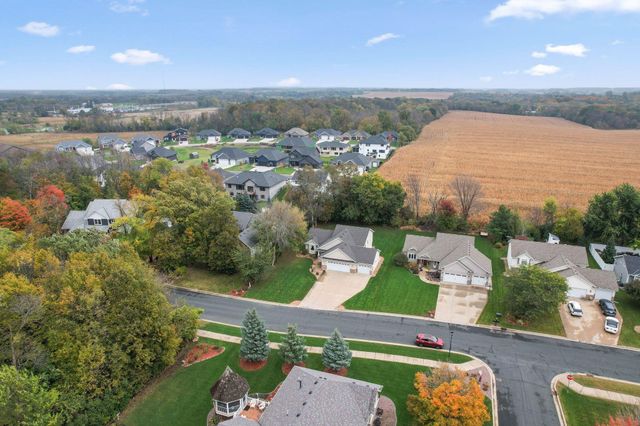 707 Chalupsky Avenue SE, New Prague, MN 56071