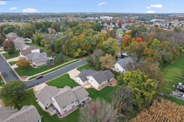 707 Chalupsky Avenue SE, New Prague, MN 56071