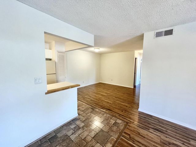 1000 NW 13th Street 213a, Boca Raton, FL 33486