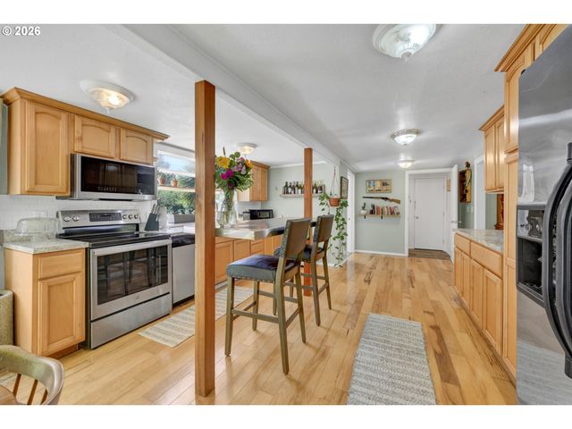 5596 CANARY Rd, Florence, OR 97439