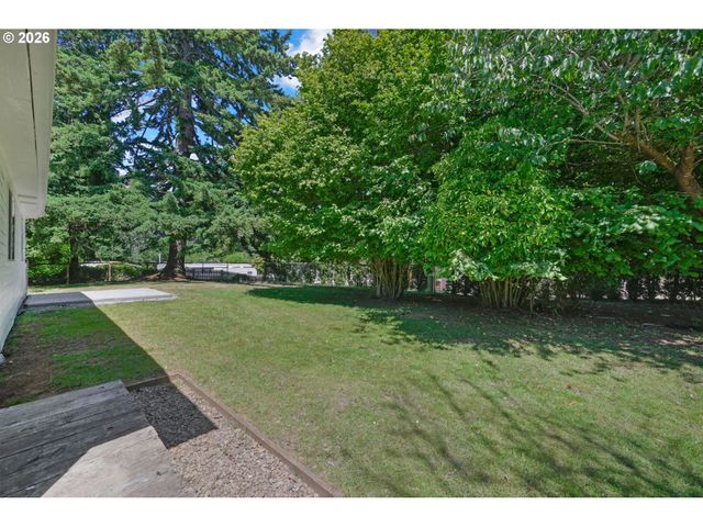 5596 CANARY Rd, Florence, OR 97439