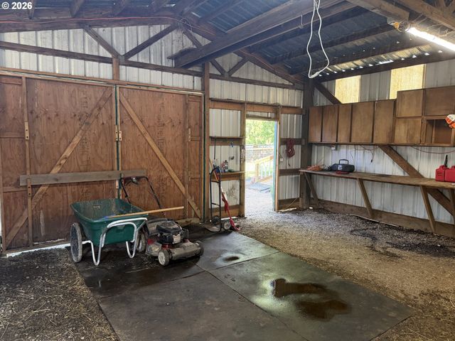 5596 CANARY Rd, Florence, OR 97439