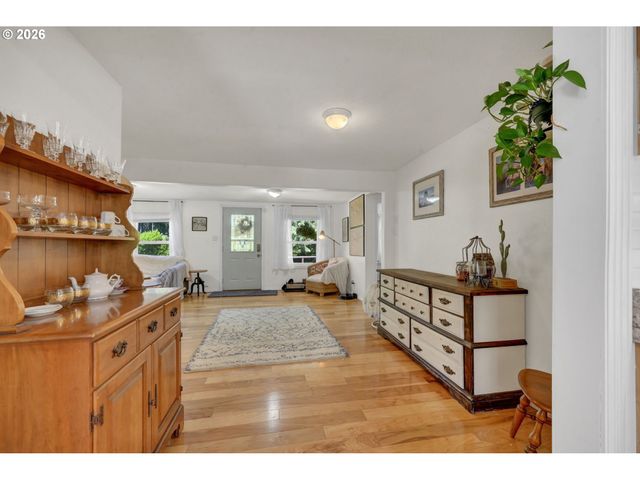 5596 CANARY Rd, Florence, OR 97439