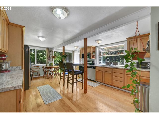 5596 CANARY Rd, Florence, OR 97439