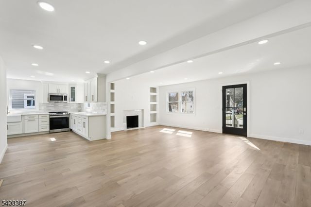 2 Guenter St, Butler Boro, NJ 07405