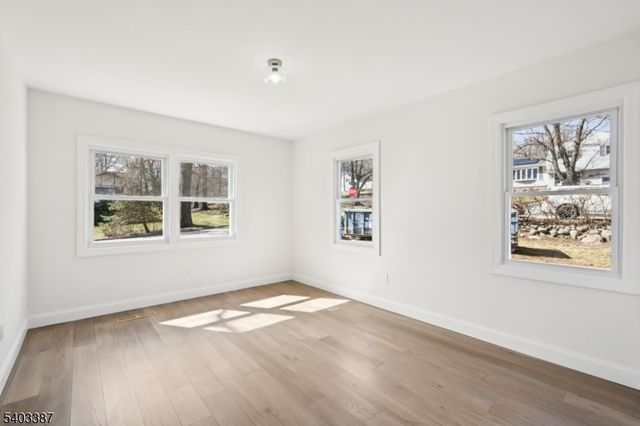 2 Guenter St, Butler Boro, NJ 07405