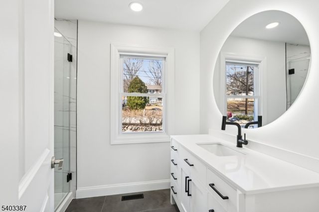 2 Guenter St, Butler Boro, NJ 07405