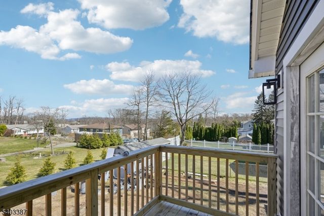 2 Guenter St, Butler Boro, NJ 07405