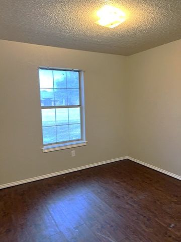 624 Johnathon Court, Joshua, TX 76058