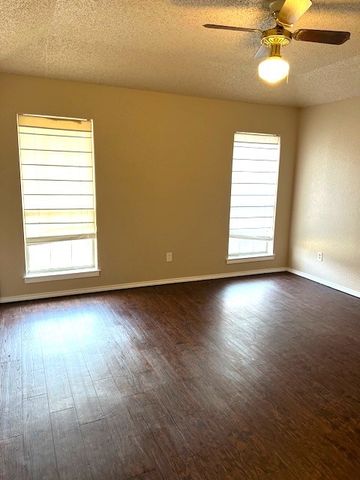 624 Johnathon Court, Joshua, TX 76058