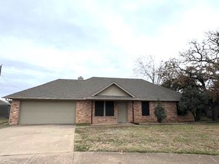 624 Johnathon Court, Joshua, TX 76058