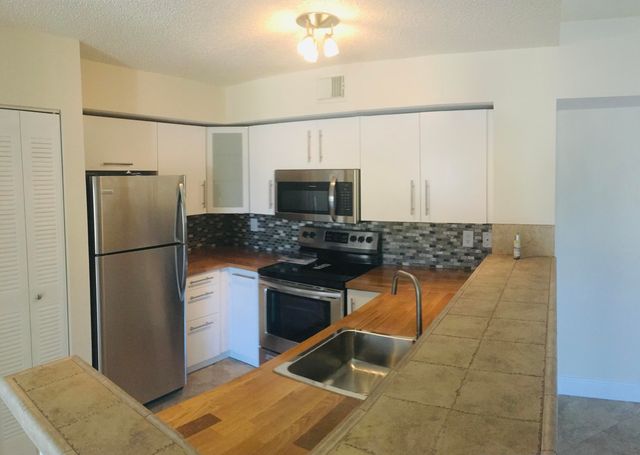 1721 Village Boulevard 303, West Palm Beach, FL 33409