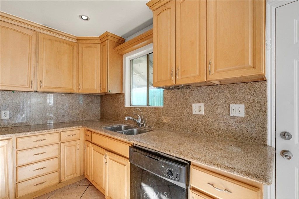 7955 White Oak, Reseda, CA 91335 — photo 5