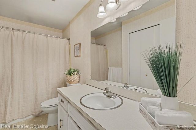 3017 Old Orchard Drive, Brighton, MI 48114