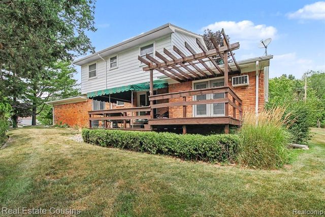 3017 Old Orchard Drive, Brighton, MI 48114