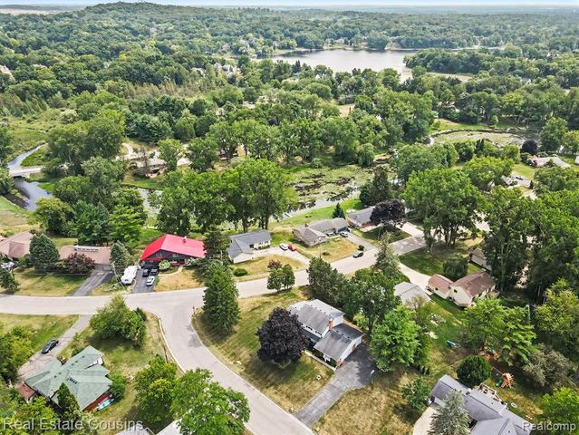 3017 Old Orchard Drive, Brighton, MI 48114