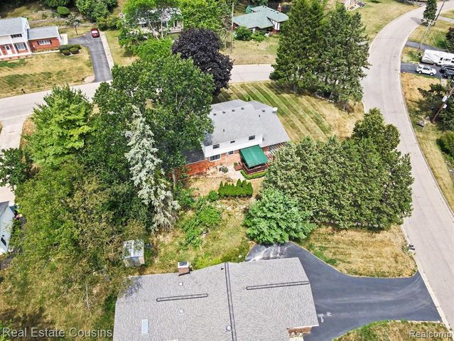 3017 Old Orchard Drive, Brighton, MI 48114