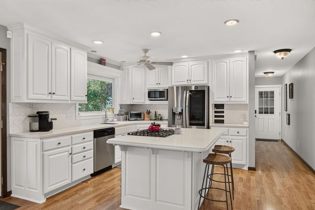 607 N Brookhaven Dr, Wichita, KS 67230