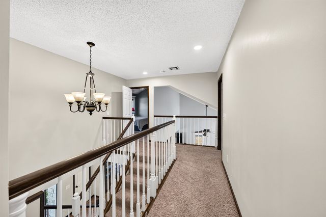 607 N Brookhaven Dr, Wichita, KS 67230