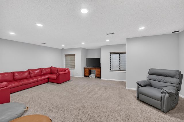 607 N Brookhaven Dr, Wichita, KS 67230