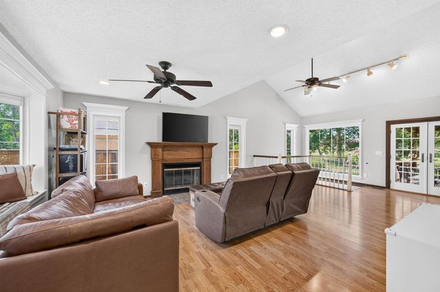 607 N Brookhaven Dr, Wichita, KS 67230