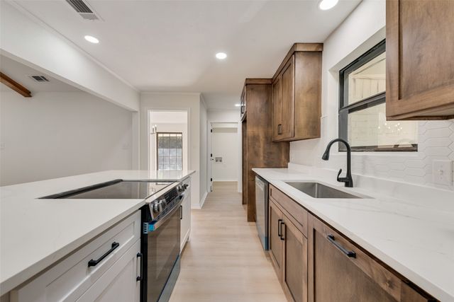 5813 Yacht Club Drive, Rockwall, TX 75032