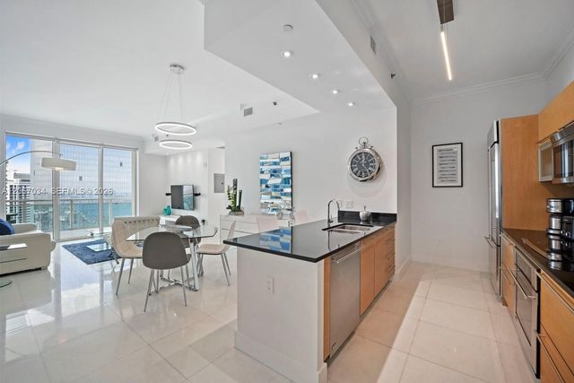 950 Brickell Bay Drive 4600, Miami, FL 33131