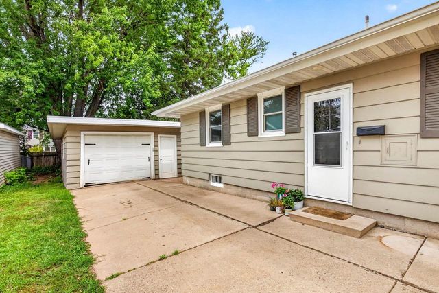 1028 TYLER AVENUE, Oshkosh, WI 54902