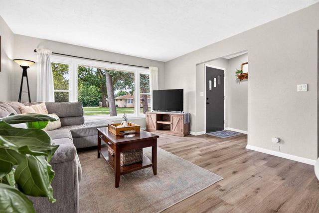 1028 TYLER AVENUE, Oshkosh, WI 54902