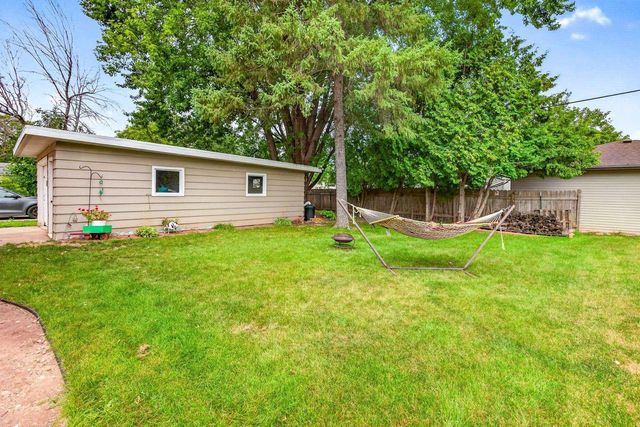1028 TYLER AVENUE, Oshkosh, WI 54902