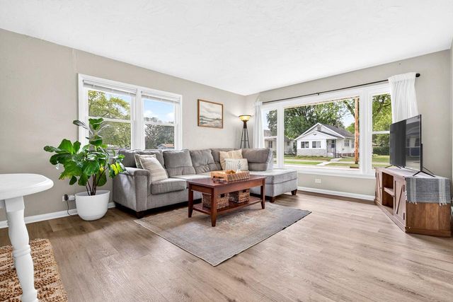 1028 TYLER AVENUE, Oshkosh, WI 54902