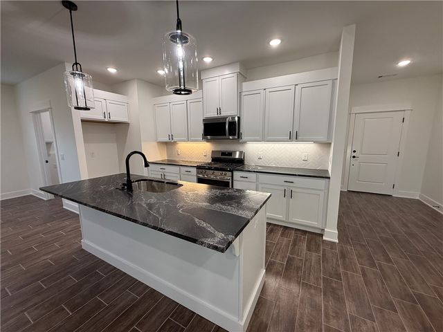 88 W Gilpin Street, Farmington, AR 72730