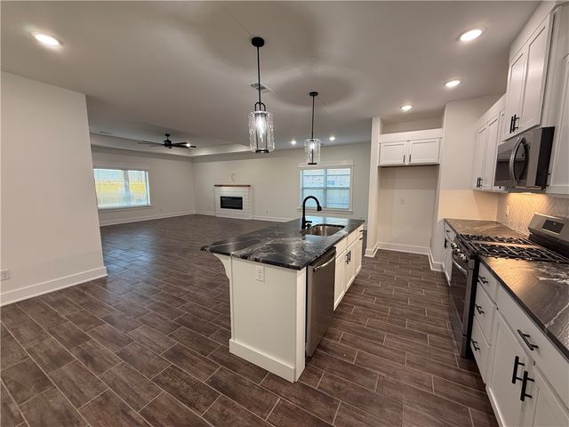 88 W Gilpin Street, Farmington, AR 72730