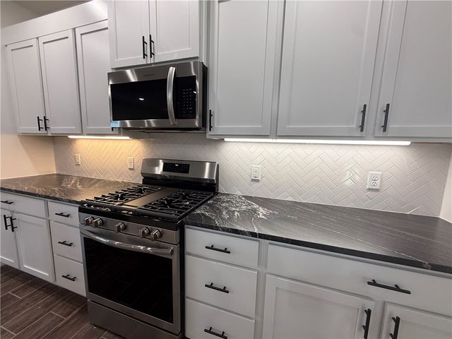 88 W Gilpin Street, Farmington, AR 72730