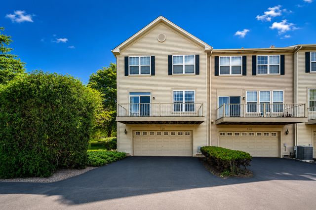 758 Lambert Lane 97-6, Bartlett, IL 60103