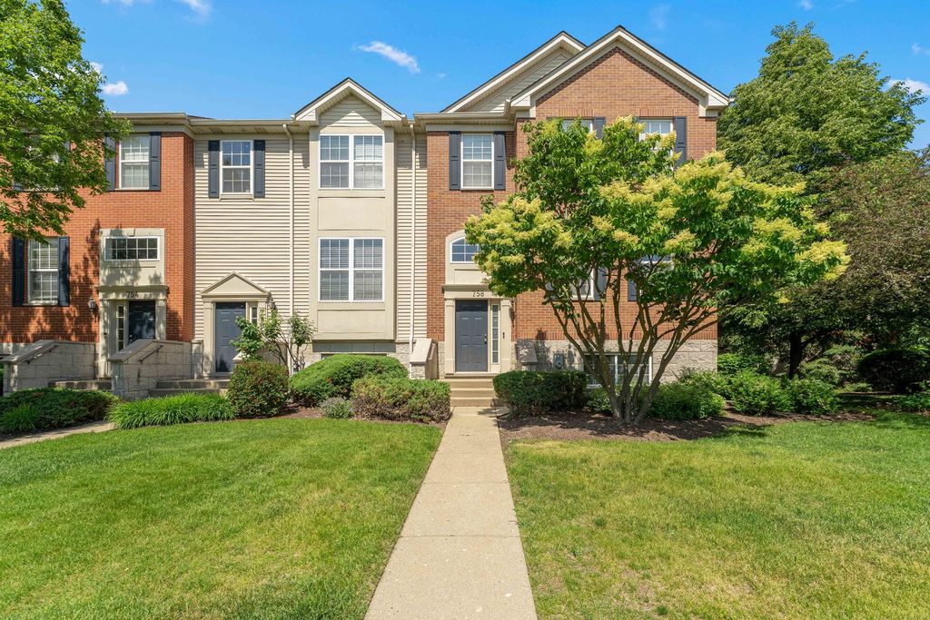 Image 1 of property listing at 758 Lambert Lane 97-6, Bartlett, IL 60103