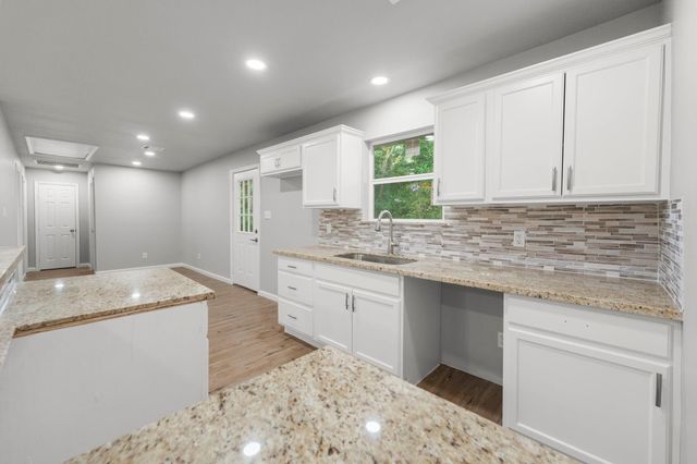 15627 Holly Drive, Montgomery, TX 77356