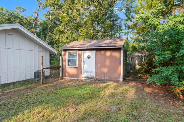 15627 Holly Drive, Montgomery, TX 77356