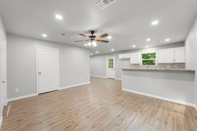 15627 Holly Drive, Montgomery, TX 77356