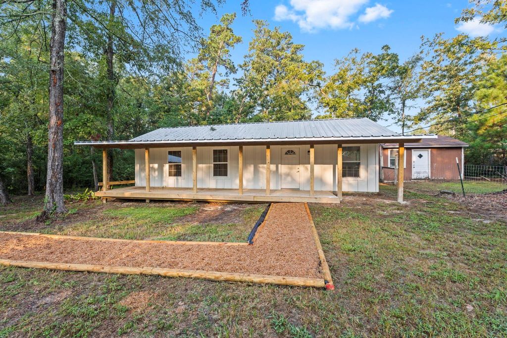 15627 Holly Drive, Montgomery, TX 77356