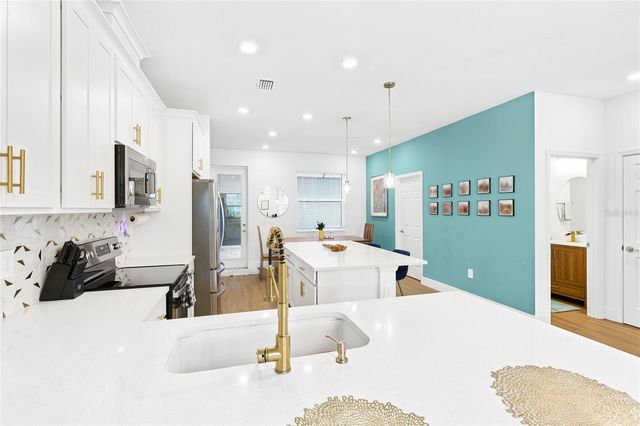1808 FENDER LANE, Sarasota, FL 34240