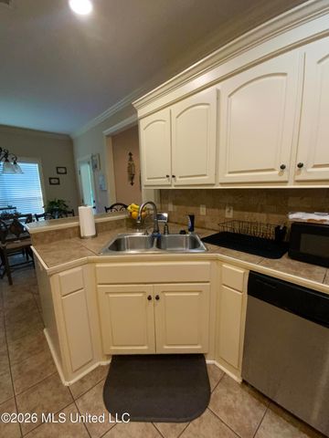 785 Creston Drive, Byram, MS 39272