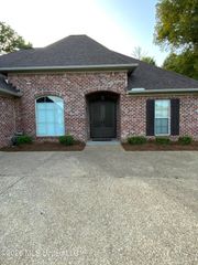 785 Creston Drive, Byram, MS 39272