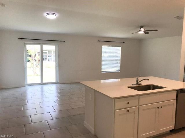 2131 NE 34th TER, Cape Coral, FL 33909