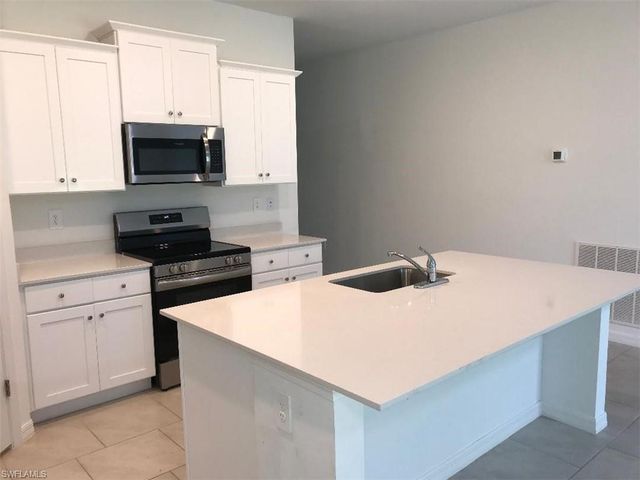 2131 NE 34th TER, Cape Coral, FL 33909