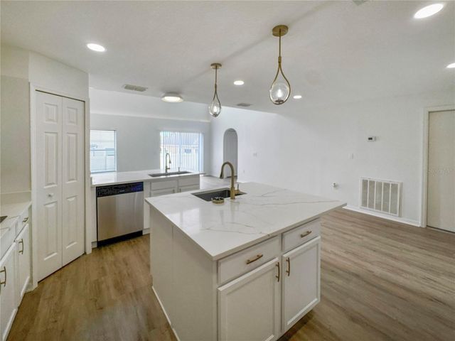 2109 AITKIN LOOP, Leesburg, FL 34748