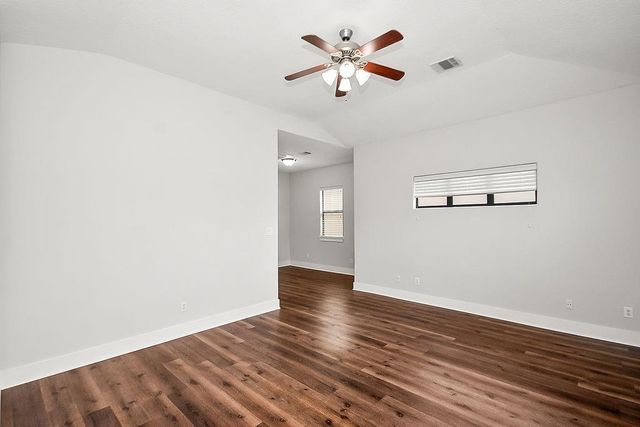 1121 W 17th Street B, Houston, TX 77008