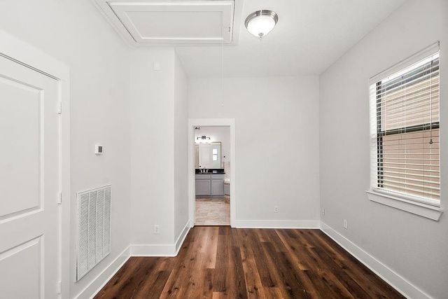 1121 W 17th Street B, Houston, TX 77008